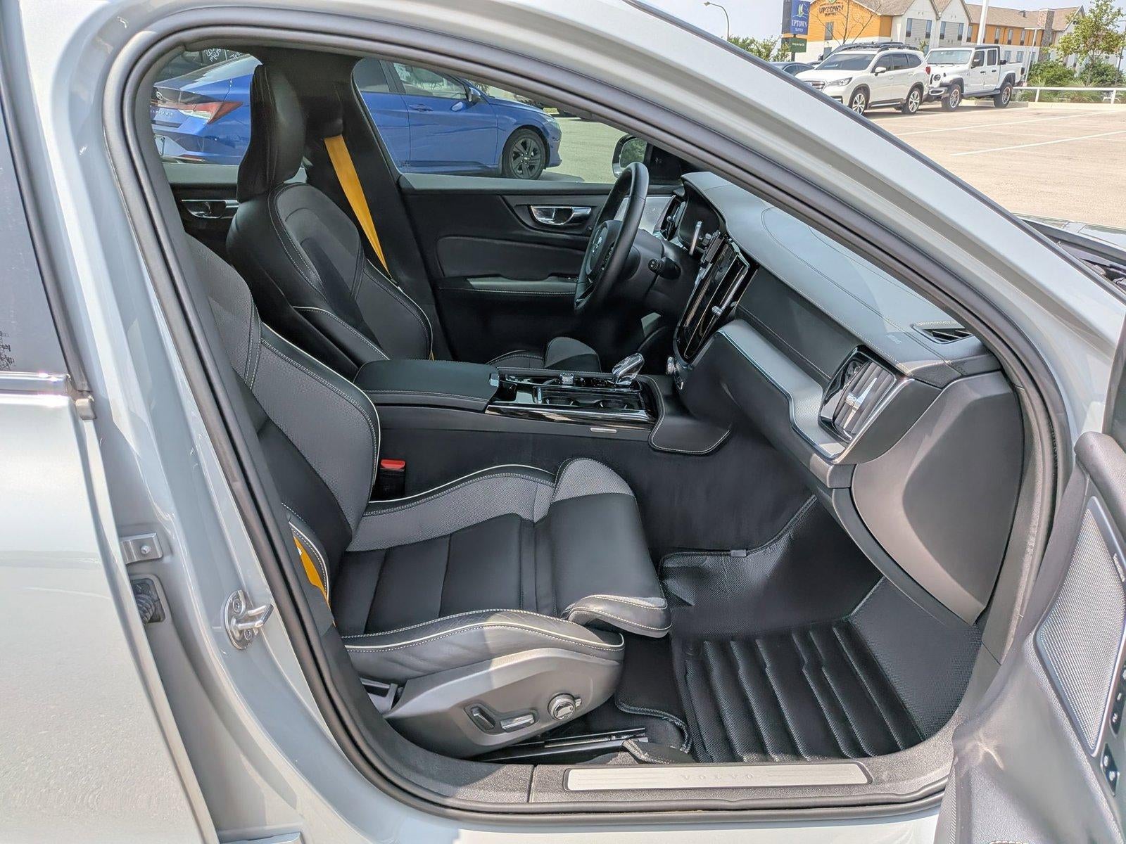 2025 Volvo V60 Plug-In Hybrid T8 AWD Polestar Engineered