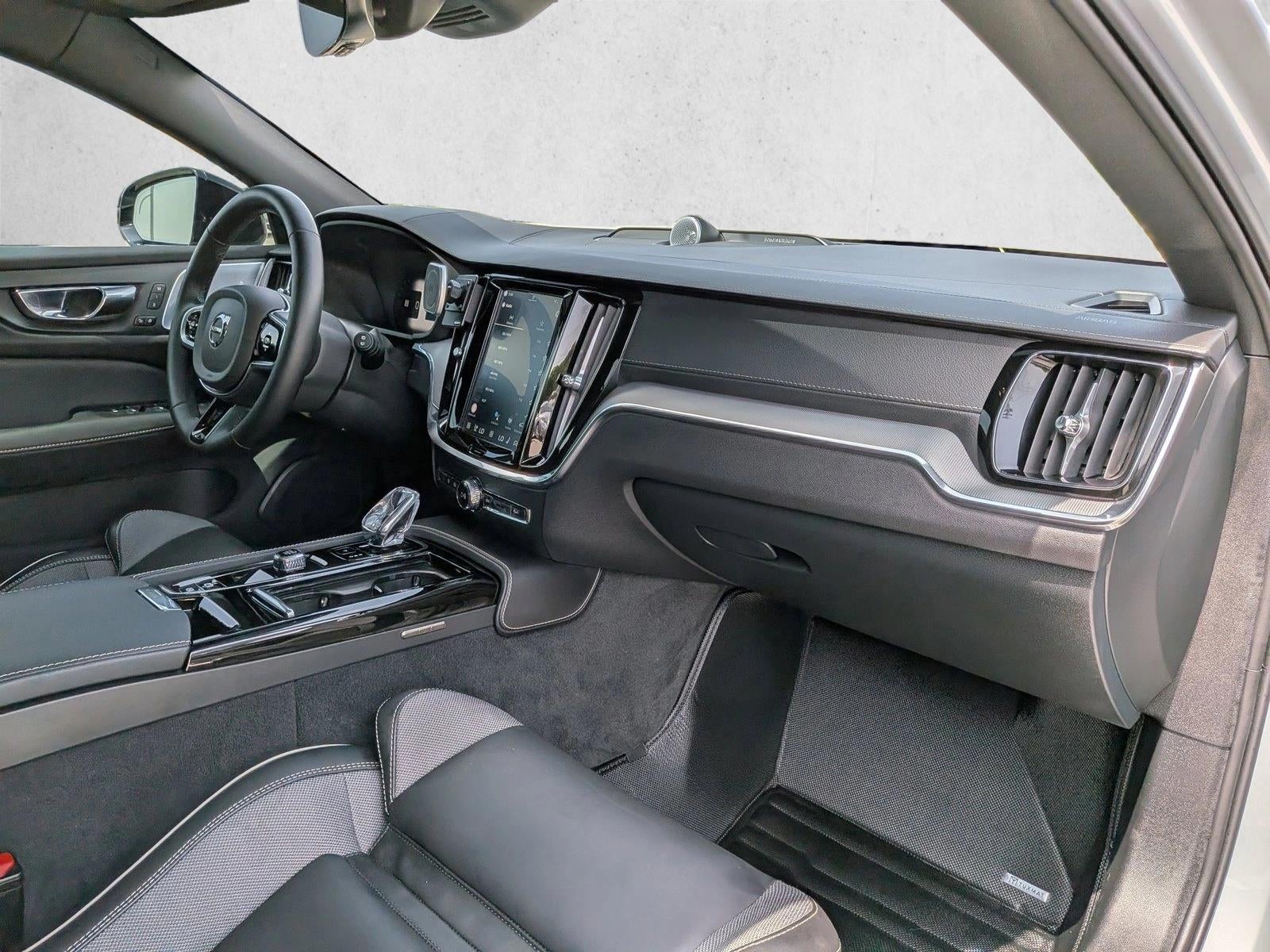 2025 Volvo V60 Plug-In Hybrid T8 AWD Polestar Engineered