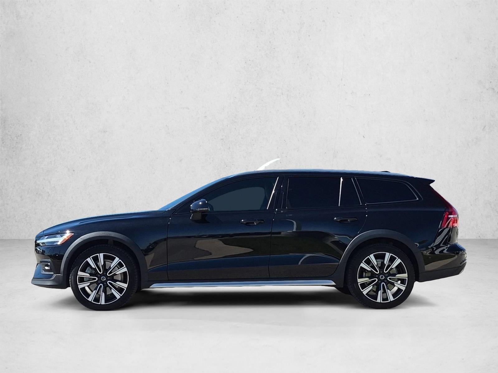 2025 Volvo V60 Cross Country B5 AWD Ultra