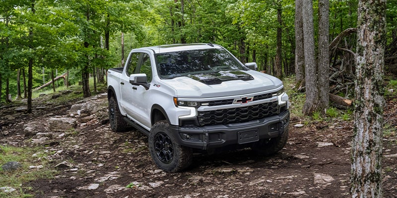 2023 Chevrolet Silverado-ZR2 climning hill img