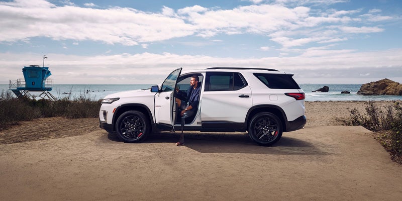 2023 Chevrolet Traverse side view
